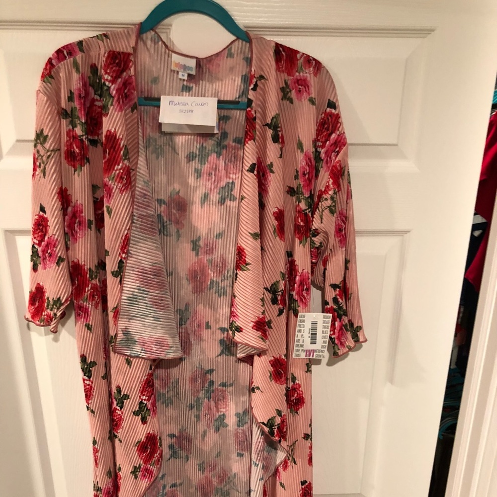 Medium NWT LuLaRoe floral Shirley